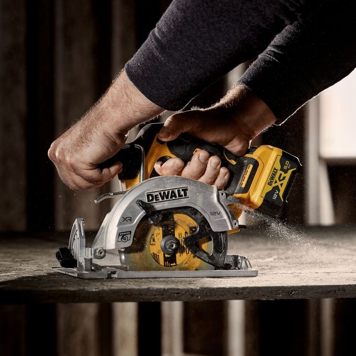 DeWalt Cordless Circular Saw Brushless 140mm 12v 5Ah