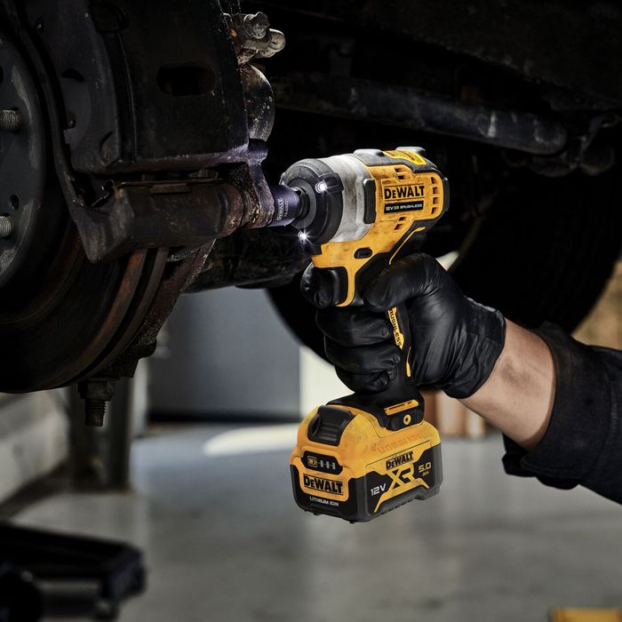 DeWalt Cordless Impact Wrench Brushless 1 2in 12v 5Ah