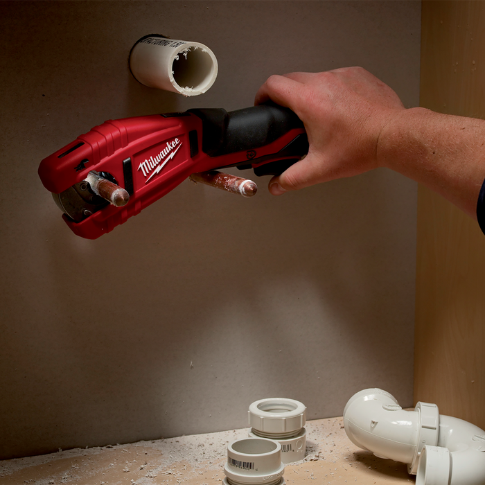 Milwaukee 12v deals pipe cutter