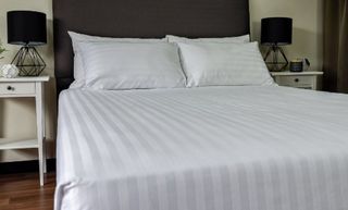 SATIN STRIPE TOP SHEET WHITE