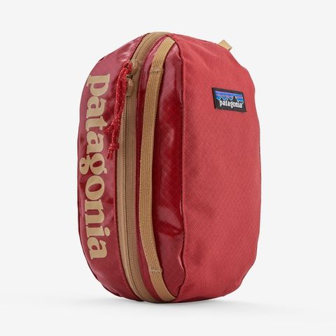Patagonia Black Hole Cube Small Tour Red