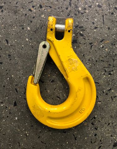 *GR8 13MM CLEVIS SLING HOOK WITH LATCH