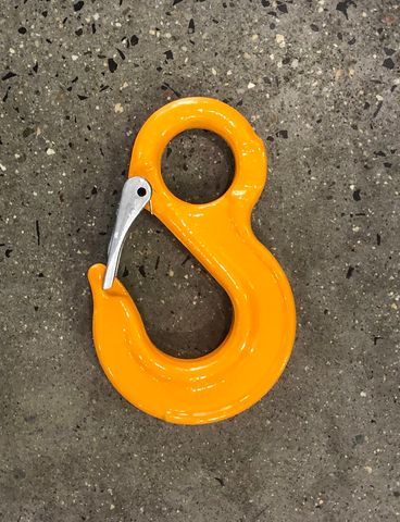 GR8 13MM EYE SLING HOOK WITH LATCH