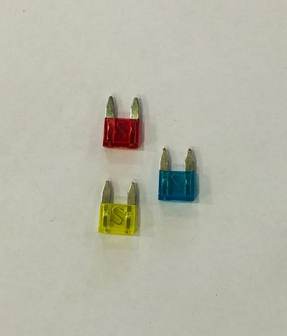 *MINI BLADE FUSE 3 AMP.