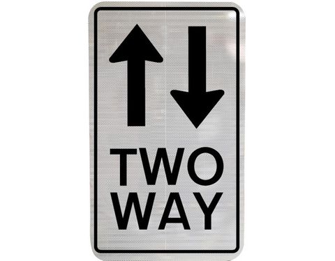 2 Way Traffic - Picture Sign - Aluminum - Class 1 Reflective - 600mm x 450mm