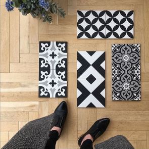 Black and white patterend tiles