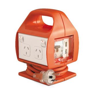 4 OUTLET POWER CENTRE 10A USB Orange