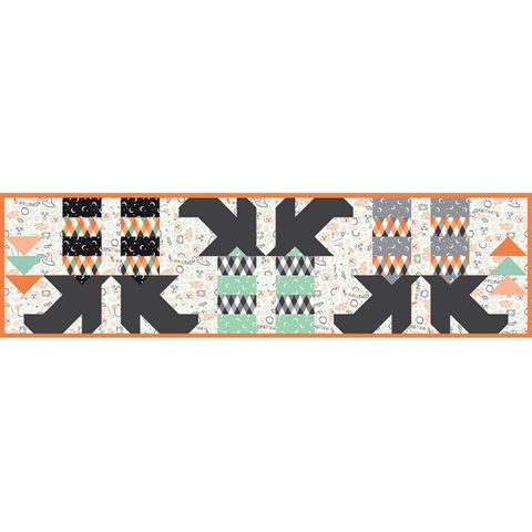 FRANK AND FRIENDS WITCHES FEET TABLE RUNNER KIT