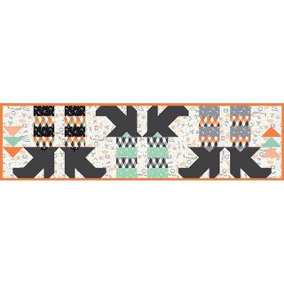 FRANK AND FRIENDS WITCHES FEET TABLE RUNNER KIT