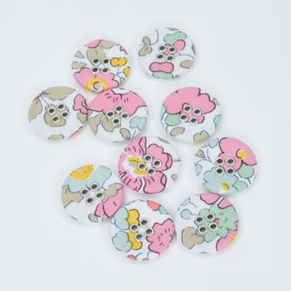 LIBERTY BUTTON 22MM BETSY Q