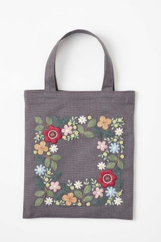 YULA'S HEART-POUNDING FLOWER EMB. KIT - NIGHT