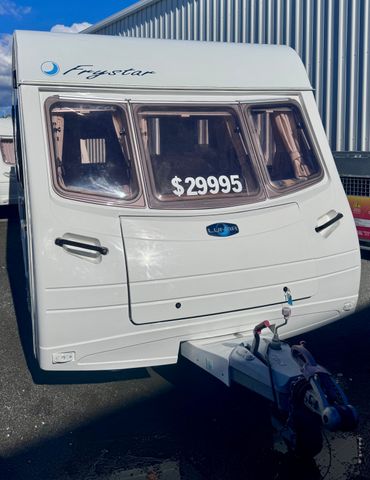 2005 Lunar Frystar 675 (with Rear Bunks And Dinette)