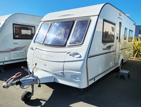 2008 Coachman Pastiche 535/4 with Fixed Bed
