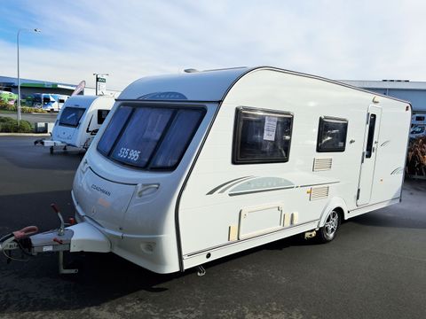 2009 Coachman Amara VS 520/4 - with Side Dinette