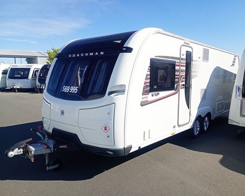 2019 Coachman VIP 675 - Fixed Island Bed & End Washroom