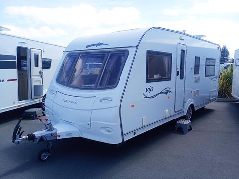 2008 Coachman VIP 535/4 with Fixed Bed & Rear Washroom