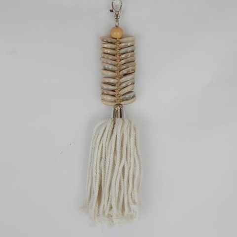 Tassel w Cowrie Shells Cream 4cm x 28cm long