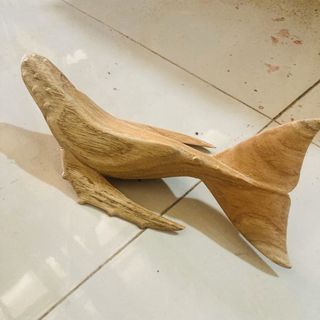 Handcarved Wooden Whale 10cm x 9cm x 25cm long DUE DEC