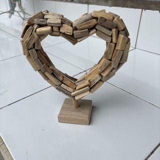 Driftwood Heart on Stand 20cm x 20cm h DUE JUNE