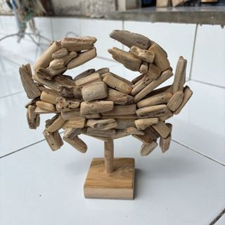 Driftwood Crab on Stand 20cm x 20cm h DUE JUNE
