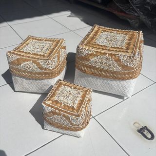Sina Baskets s/3 White/Natural 12 x 10cm / 17 x 15cm / 20 x 17cm  DUE 20TH MAY