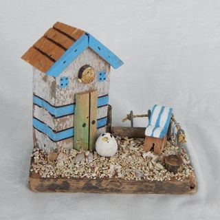 Mini House with Seagull 15cm x 13cm h