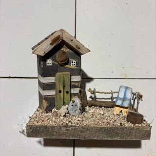 Mini House with Seagull 15cm x 13cm h  DUE 20TH MAY