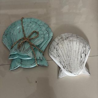 Wooden Scallops s/3 Whitewash 17cm x 20cm high DUE NOV
