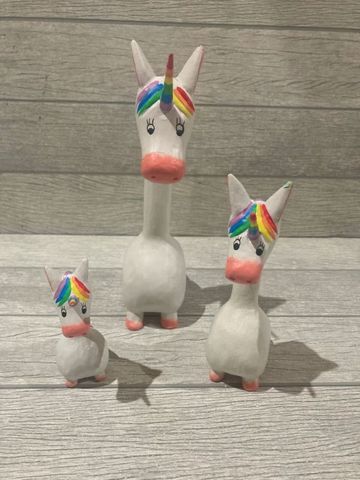 Unicorns s/3 10cm/15cm/20cm high DUE DEC