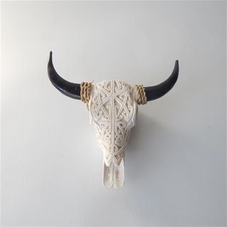 Resin Cow Skull on Stand Sml White 17cm x 17cm