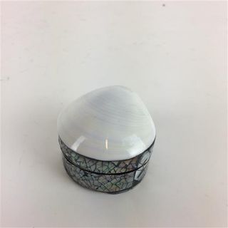 Milky Shell Box Approx 6cm