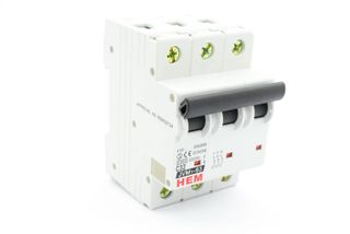 HEM 32A CIRCUIT BREAKER 6KA 3 POLE
