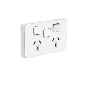 ICONIC DOUBLE SOCKET HORIZ 10A WITH EXTRA SWITCH WHITE