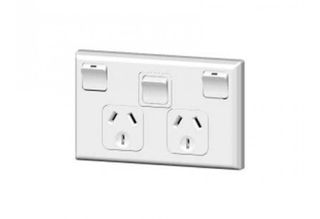 PDL DOUBLE HORIZONTAL SWITCHED SOCKET OUTLET WITH EXTRA SWITCH - 10A, WHITE