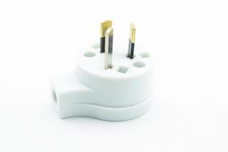 3 Pin Side Entry Plug 10A-White