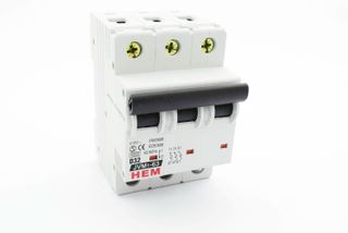 HEM D CURVE 32A MCB 6KA 3  POLE