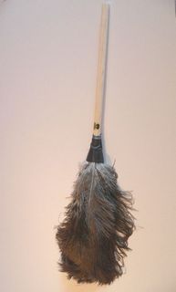 FEATHER DUSTER TIMBER HANDLE - GENUINE OSTRICH FEATHERS