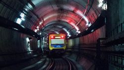 Rail tunnel