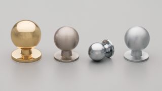 BRASS KNOB 25MM BULB SATIN CHROME
