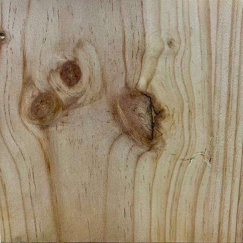 KNOTTY PINE CROWN CUT DGB MDF