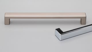 SQUARE HANDLE 224  STAINLESS EFFECT