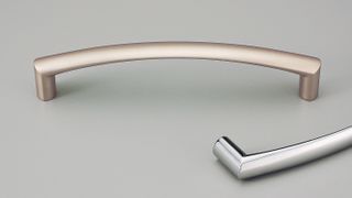 ARCHED D HANDLE 128MM STAINLESS EFFECT