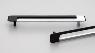 HANDLE 272MM  224MM  BLACK AND POLISHED CHROME
