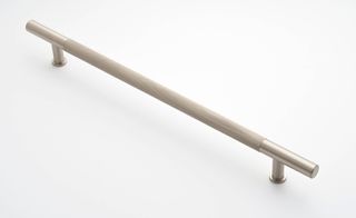 CHELSEA HANDLE 450MM PULL DULL BRUSHED NICKEL (CASTELLA)