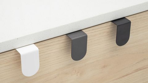 EDGE PULL 32MM O/A WHITE POWDER COAT#3 16MM C TO C