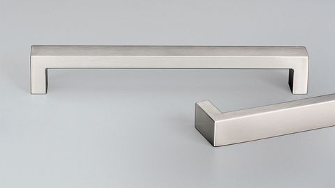 PESARO HANDLE SATIN STAINLESS