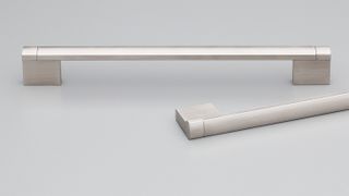 FLINDERS HANDLE 288MM POLISHED BAR SATIN STAINLESS FEET