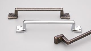 ASTON HANDLE 128MM DIST. RUSTIC BRASS