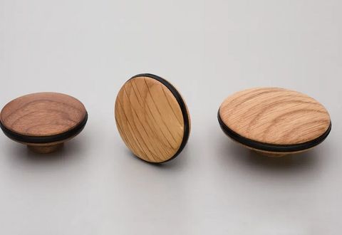 ORBIT KNOB WALNUT