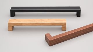 BENCH HANDLE 160MM BLACK STAIN